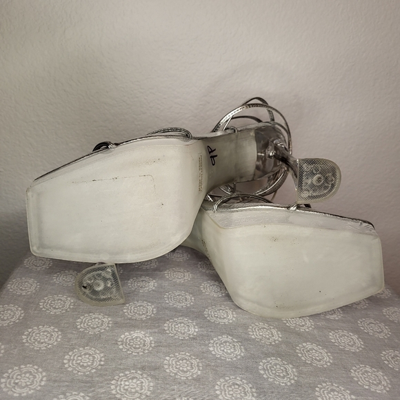 Jeffrey Campbell Primadonna Silver Platform with Clear Heel size 10 - Picture 9 of 10